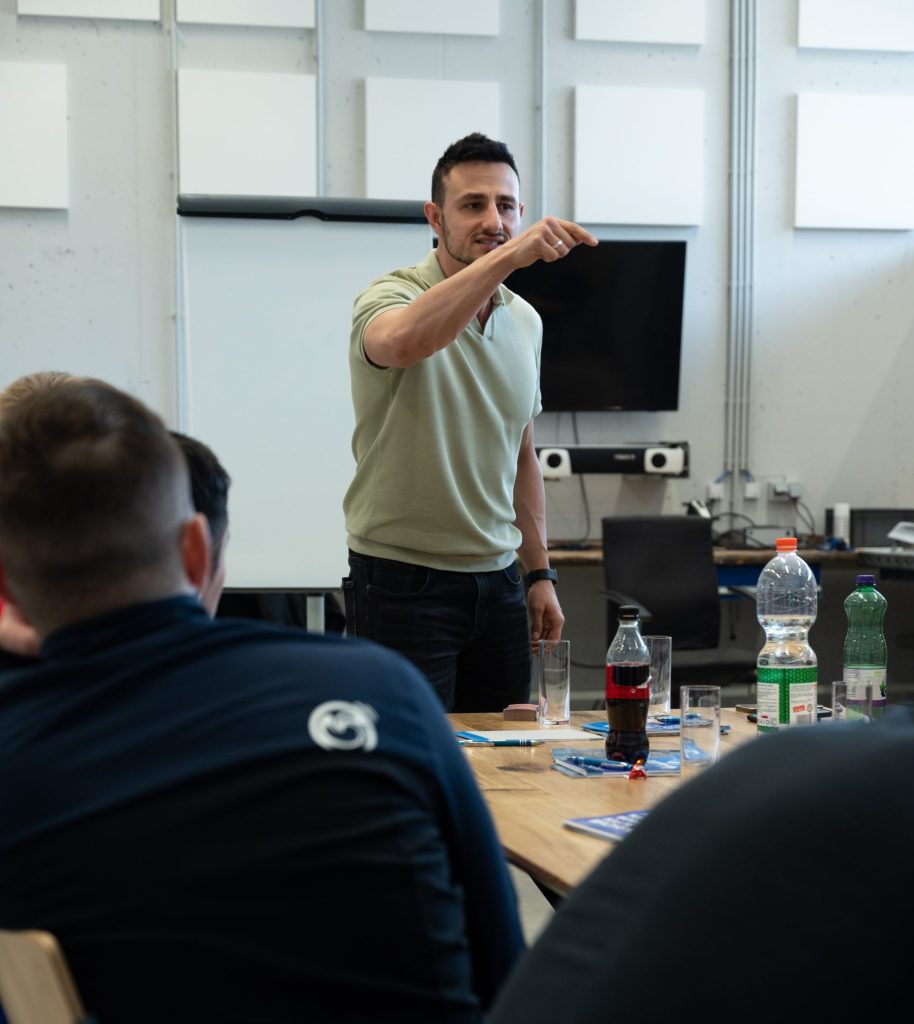 Vedran Speaking